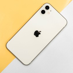 Смартфон Apple C (демо) Смартфон Apple C (демо)